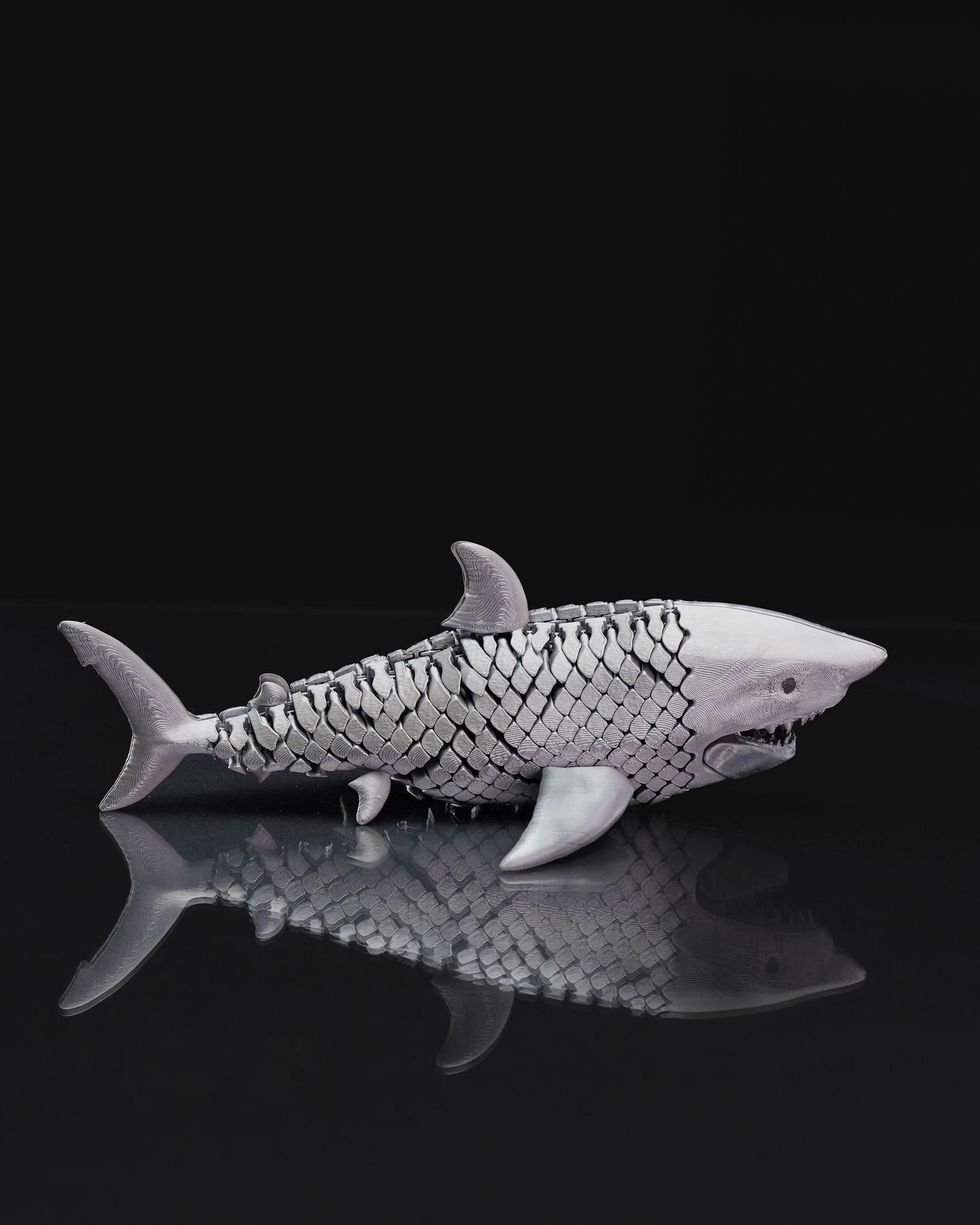 Articulated Shark Figurine - A Fin-tastic Gift for Shark Lovers